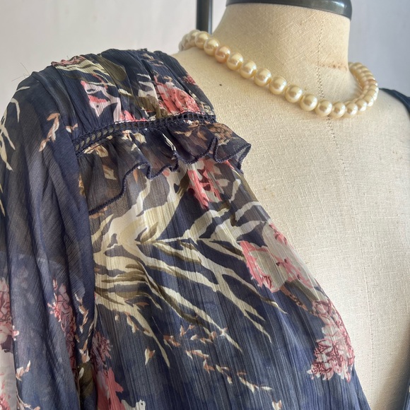 ASOS DESIGN pleated tiered midi dress in navy floral print with lace trim - Picture 5 of 9